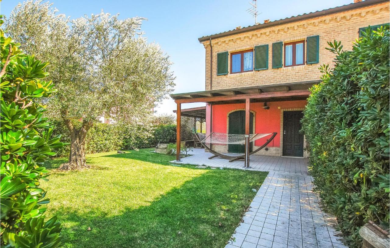 Beautiful Home In Porto Recanati With Wifi Exterior photo